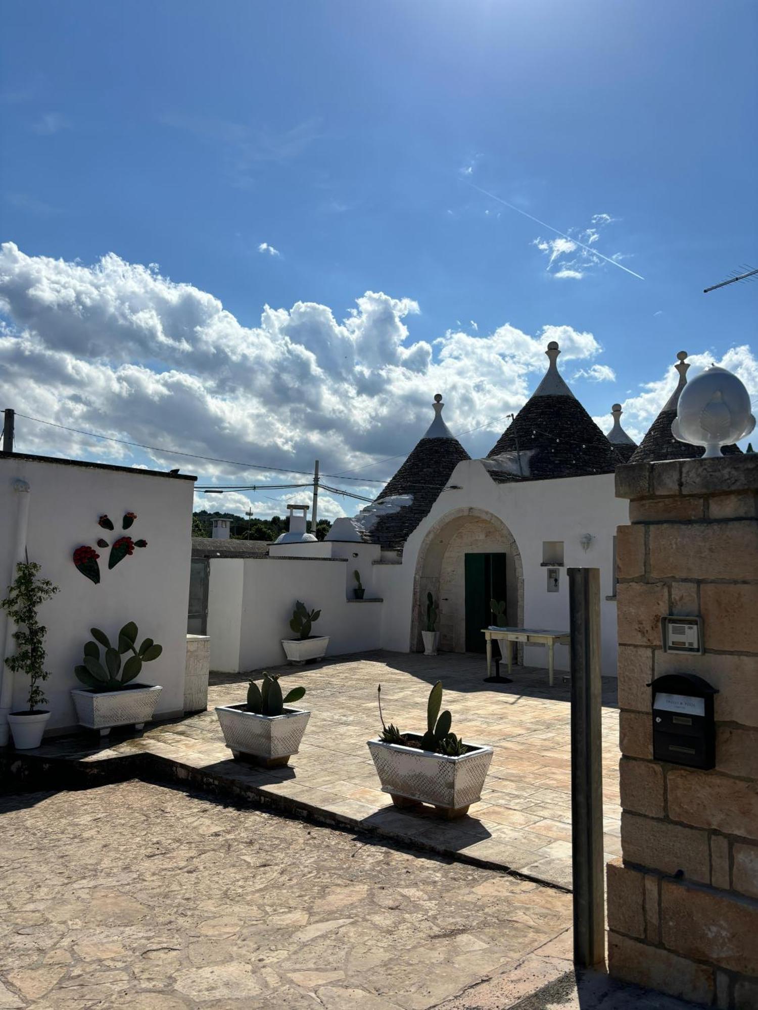 Вілла Trulli And Pool - I Cactus Мартіна-Франка Екстер'єр фото